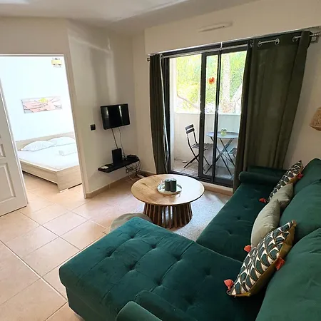 Mnk - Avec Balcon Et Ac - 6 Min Du Port De *